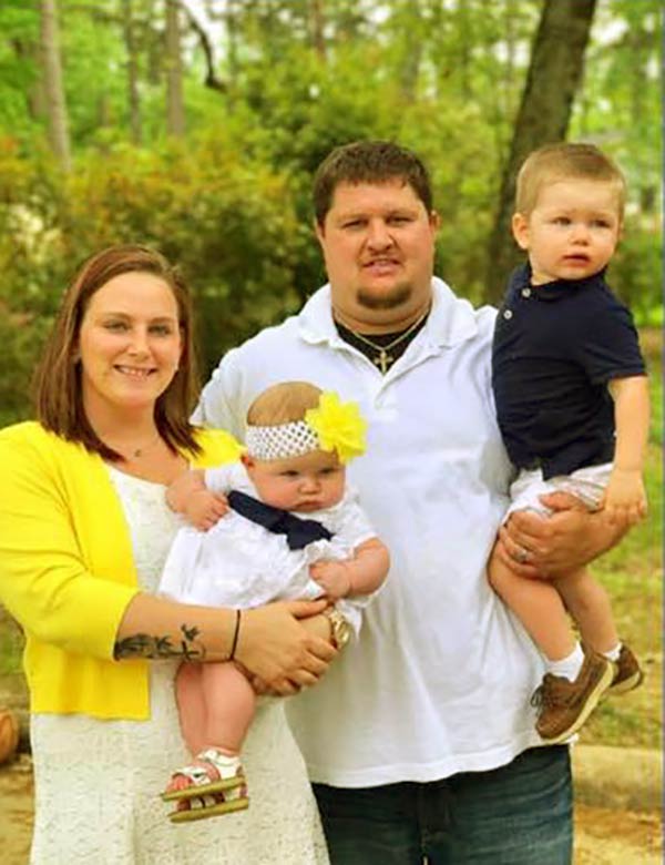 Image of Joshua Day with wife Chelsea Day and their children